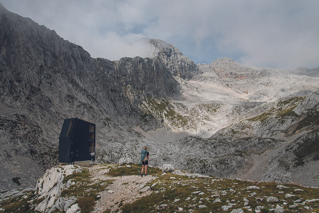 Le refuge-bivouac Pavle Kemperle