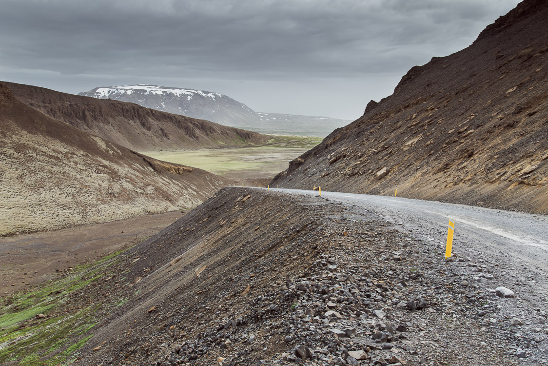 Descente virage route Islande Sebastien Mas