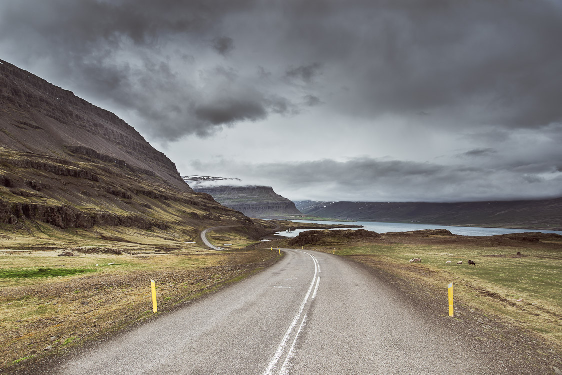 Winding road iceland Sebastien Mas